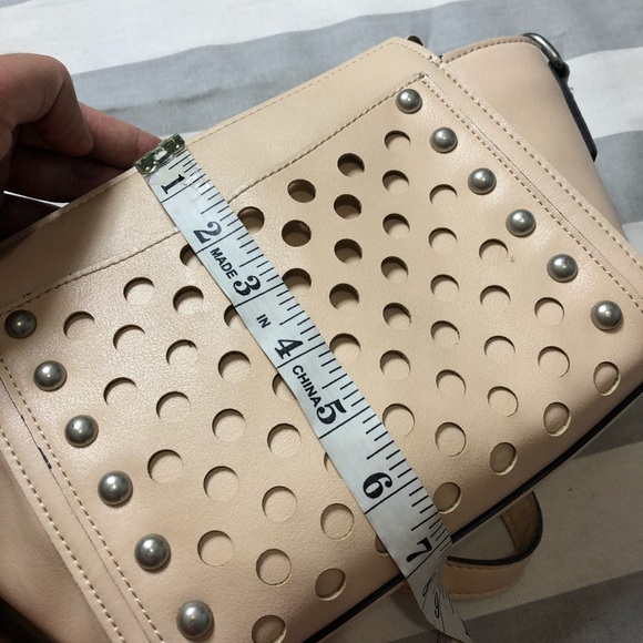 Free people cross body bag cutouts beige purse - Picture 2 of 8